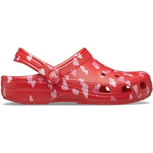 Crocs Unisex-Adult Classic Clog – Seasonal Graphic(Cherry Red/Hearts & Butterflies)